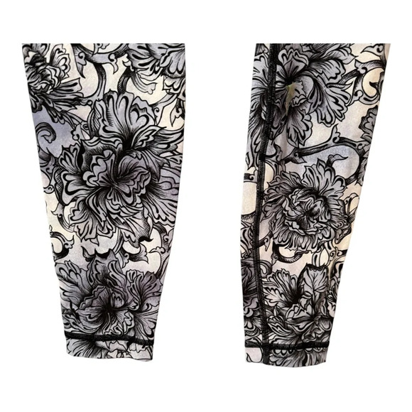 Lululemon Wunder Under Hi-Rise Tight 28” in Hanakotoba Starlight Multi. Size 4 - Picture 5 of 12